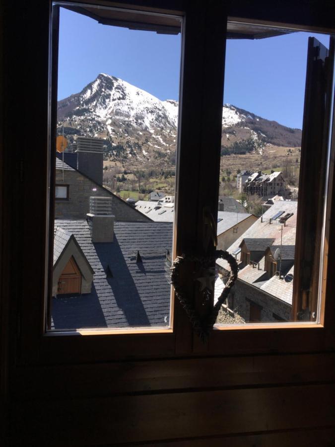 Esplendido Atico En Sallent Con Vistas Sallent De Gallego Luaran gambar