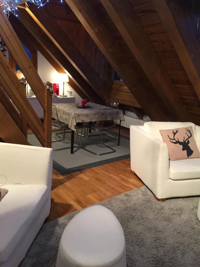 Esplendido Atico En Sallent Con Vistas Sallent De Gallego Luaran gambar
