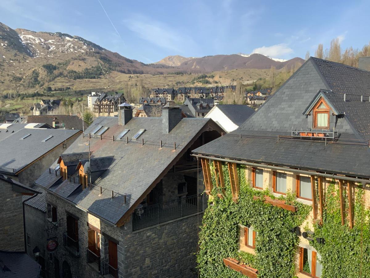Esplendido Atico En Sallent Con Vistas Sallent De Gallego Luaran gambar