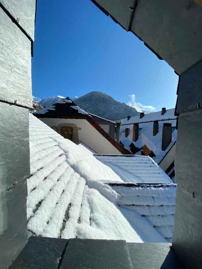 Esplendido Atico En Sallent Con Vistas Sallent De Gallego Luaran gambar